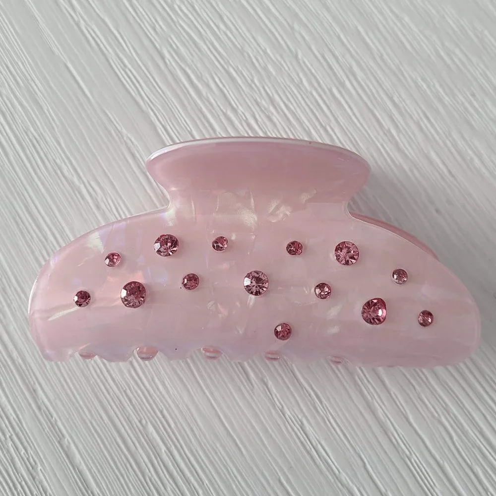 Large Resin Hair Clip - Urban Outfitters